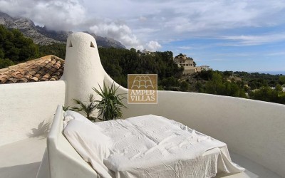 Фантастическая вилла с панорамным видом на море..